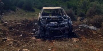 Greqi: Dyshohet se shqiptari i zhdukur u gjet i djegur në veturë, mjekët zbulojnë edhe plumb në trup