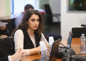 Kica-Xhelili i reagojnë Muratit pas rrëfimit për BE-në: “A iu tregove që krenoheni kur e shkelni Kushtetutën?”