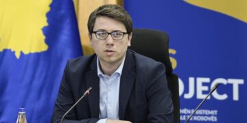 Murati kërkon nga ish-opozita votimin e buxhetit për 3 komuna