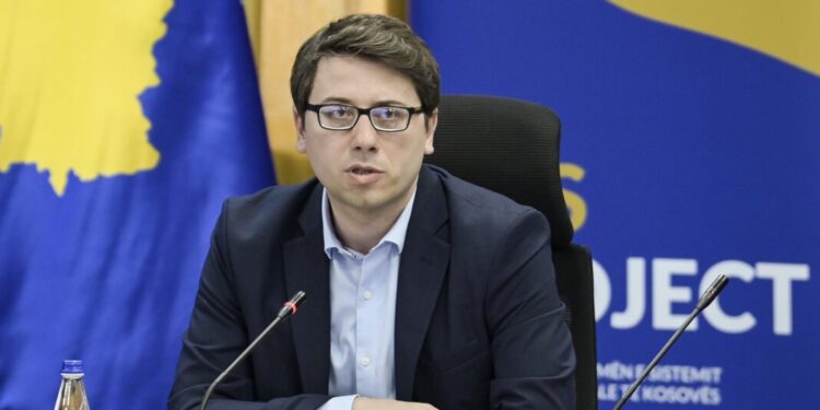 Murati kërkon nga ish-opozita votimin e buxhetit për 3 komuna