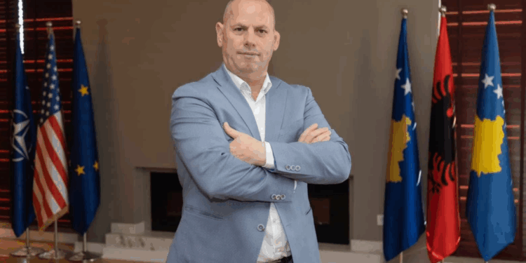 Lladrovcin nuk e bind dorëheqja e Krasniqit: Nuk po adresohet përgjegjësia e organizimit