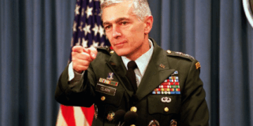 Clark sot nis dëshminë në Hagë, dëshmitari i fundit i mbrojtjes së Thaçit