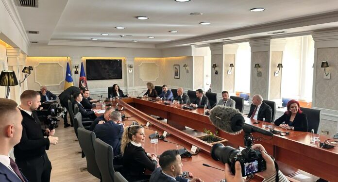 Zgjedhjet e parakohshme: Presidentja takon nesër partitë politike