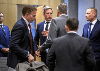 Mediat amerikane: Zyrtarë amerikanë, ukrainas e rusë, bisedime sekrete paqeje në Abu Dhabi