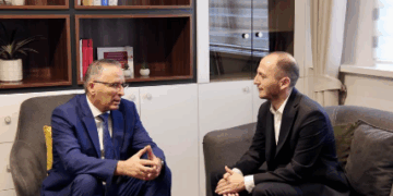 Hematologu i njohur Adriatik Berisha i bashkohet PDK-së