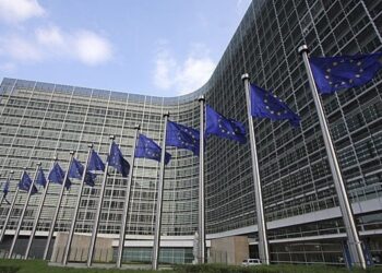 KE: Kosova mbetet e përkushtuar në rrugën evropiane, por vonesat në formimin e institucioneve kanë ngadalësuar reformat