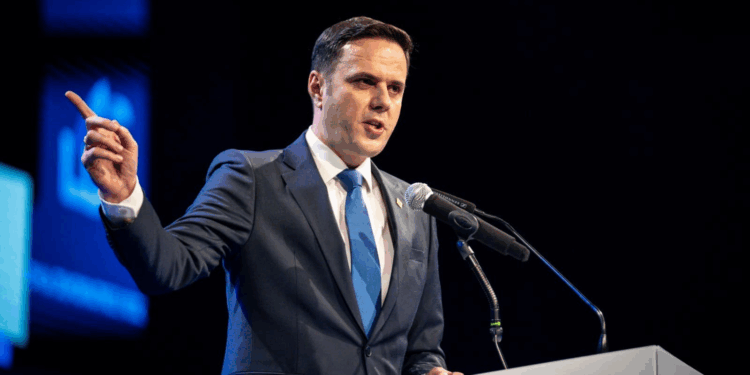 Abdixhiku: Mandati nga Kurti te Konjufca i ngjan monarkisë, jo demokracisë