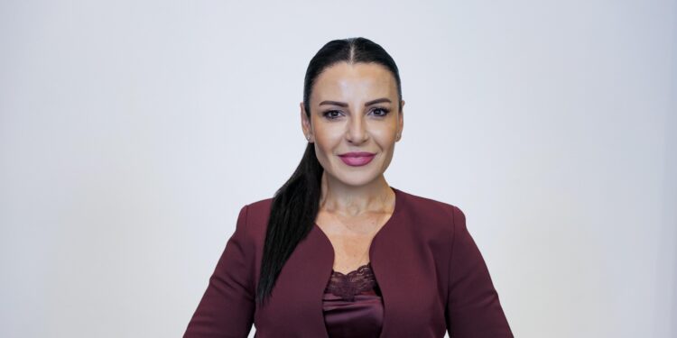 GJKKO pezullon nga detyra Belinda Ballukun, i ndalohet dalja jashtë vendit