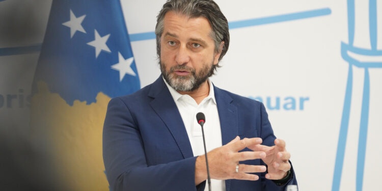 Nga e hëna ndërpritet transporti publik në Prishtinë, Rama: Qeveria e ka bllokuar buxhetin e Kryeqytetit