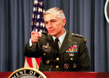 Wesley Clark do të fillojë dëshminë të hënën në Gjykatën Speciale