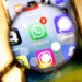 WhatsApp po teston funksionin që lejon dërgimin e mesazheve në aplikacione të tjera