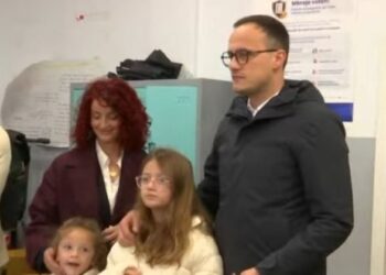 Alban Hyseni voton në Gjilan: Fton qytetarët të shfrytëzojnë të drejtën e votës për të ardhmen e qytetit