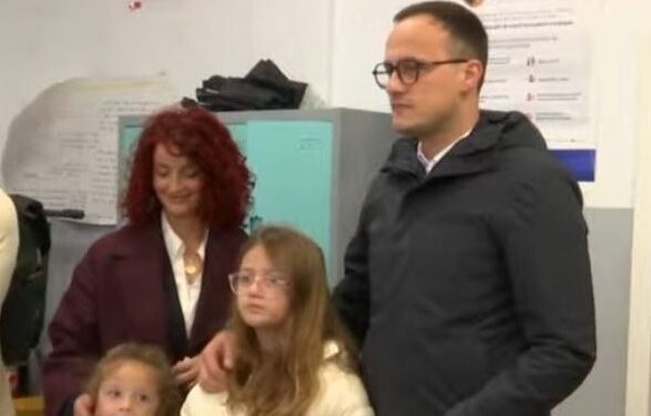 Alban Hyseni voton në Gjilan: Fton qytetarët të shfrytëzojnë të drejtën e votës për të ardhmen e qytetit