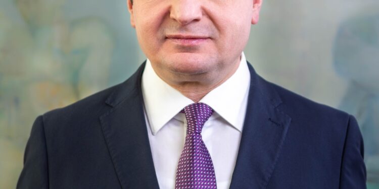 Kurti me mesazh festiv: “28 Nëntori është data që ndërthuret me fatin e kombit tonë”