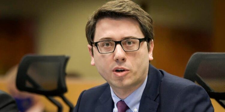 Hekuran Murati: PDK dhe LDK po e lënë RTK-në pa paga