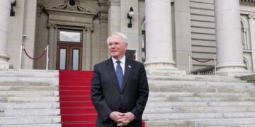 Rikthehen seancat ndaj Thaçit dhe të tjerëve në Hagë, sot dëshmon Christopher Hill