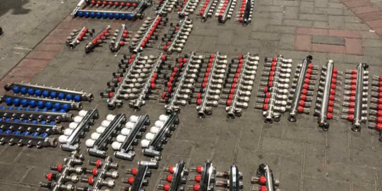 Dogana ndalon tentativën e kontrabandës në Merdare: Kapen mallra mbi 10 mijë euro të padeklaruara