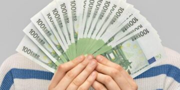 Austria rrit subvencionet për punëtorët që udhëtojnë me makinë – deri në 1,200 euro në vit nga 2026