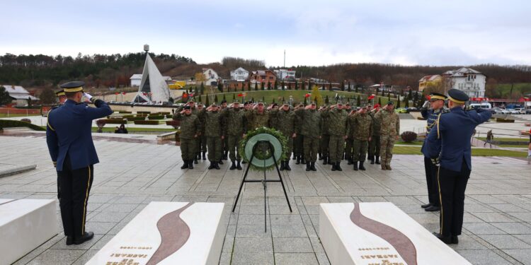 FSK nderon Jasharajt në Prekaz: homazhe në nder të Festave të Nëntorit
