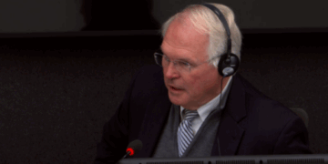 Avokati Misetic përfundon me pyetjet, ish-ambasadori Hill tregon arsyen pse dëshmoi për Hashim Thaçin