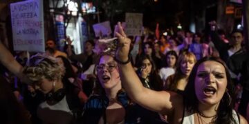 Italia miraton ligjin e veçantë për femicidin: vrasja e grave shpallet krim i veçantë me burgim të përjetshëm