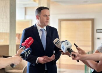 Abdixhiku: Presidentja gaboi duke e mandatuar Konjufcën – Qysh në fillim u pa që VV s’i ka numrat