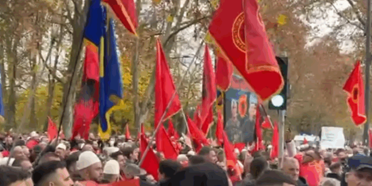 Përfundon protesta e veteranëve të UÇK-së në Strasburg: “Drejtësi për luftëtarët e lirisë”