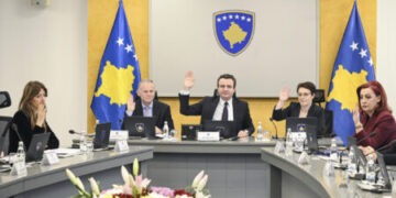 Qeveria në detyrë mban mbledhje online – miraton tri vendime