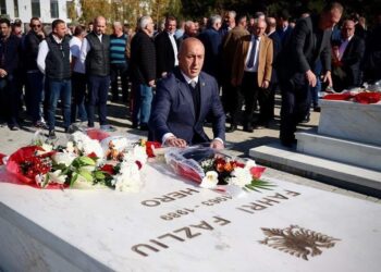 Ramush Haradinaj përkujton Afrim Zhitinë dhe Fahri Fazliun: “Heronjtë që mbuluan Kosovën me lavdi të përjetshme”