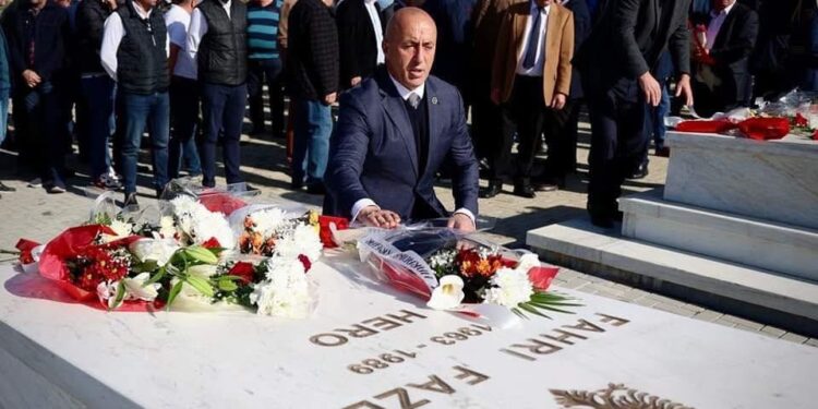 Ramush Haradinaj përkujton Afrim Zhitinë dhe Fahri Fazliun: “Heronjtë që mbuluan Kosovën me lavdi të përjetshme”
