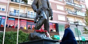 Ramush Haradinaj uron ditëlindjen e heroit Zahir Pajaziti