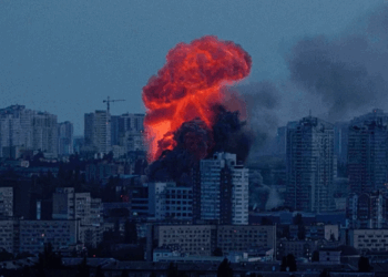 Rusia përballet me faturë 37 miliardë euro për “karbonin e konfliktit”: Ukraina përgatit kërkesën e parë në botë për dëmshpërblime klimatike nga një luftë