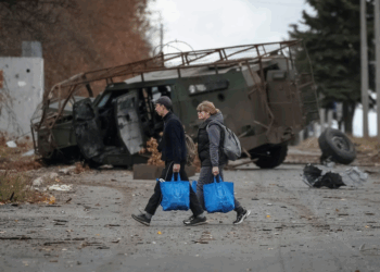 Sulmet ruse në Ukrainë lënë gjashtë të vrarë, përfshirë dy fëmijë — Ukraina kundërpërgjigjet me dronë në portin rus të Tuapses