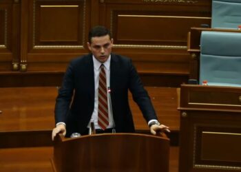 Gruda përplaset me Muratin: As punën si ekonomist s’e ke bo mirë