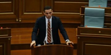 Gruda përplaset me Muratin: As punën si ekonomist s’e ke bo mirë