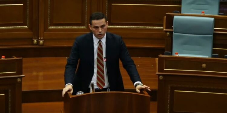 Gruda përplaset me Muratin: As punën si ekonomist s’e ke bo mirë