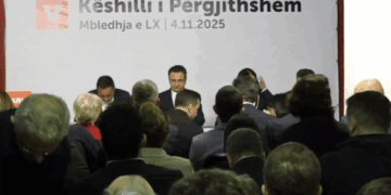 VV e nis mbledhjen e Këshillit të Përgjithshëm me himnin e Shqipërisë
