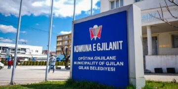 Dyshim për shkelje procedurale në Gjilan: Tenderi për transport të tifozëve anulohet për mungesë fondesh pasi u hapën ofertat