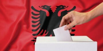 Zgjedhjet e pjesshme vendore në Shqipëri: 334 mijë qytetarë votojnë në 5 bashki, procesi vijon normalisht