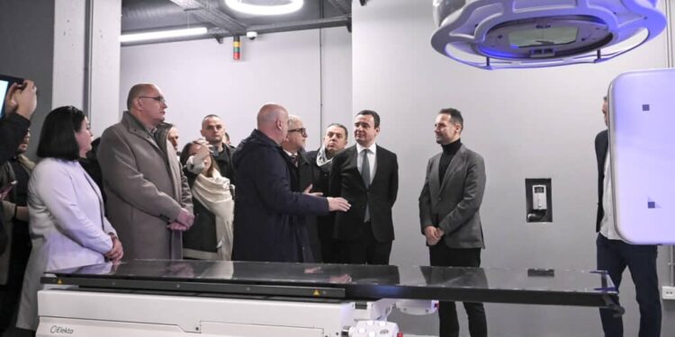 Kurti dhe Vitia inaugurojnë akseleratorin e ri në Onkologji – investim 2.7 milionë euro në QKUK