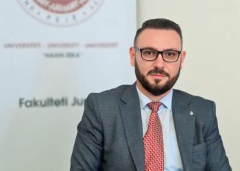 Petrit Nimani shpallet “Profesori i Vitit 2025” në Universitetin “Haxhi Zeka”