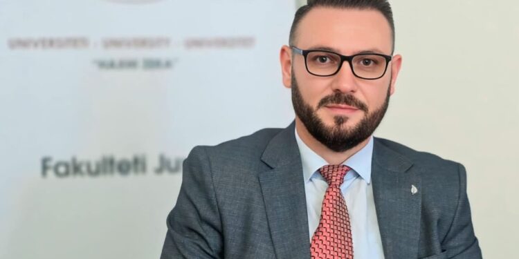 Petrit Nimani shpallet “Profesori i Vitit 2025” në Universitetin “Haxhi Zeka”