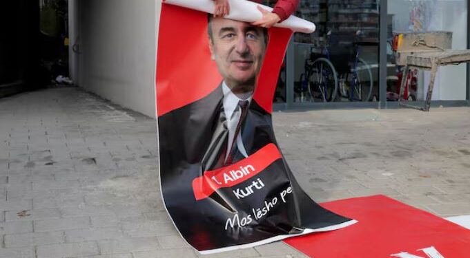 Reuters: Fitorja e Kurtit rrezikon përsëritjen e krizës njëvjeçare në Kosovë