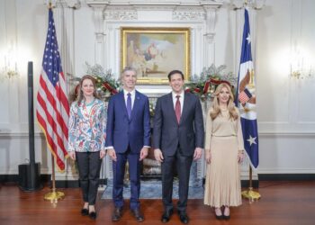 Ambasadori i Kosovës në SHBA merr pjesë në pritjen e Sekretarit Rubio për festat e fundvitit