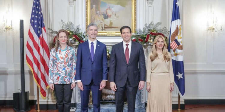 Ambasadori i Kosovës në SHBA merr pjesë në pritjen e Sekretarit Rubio për festat e fundvitit