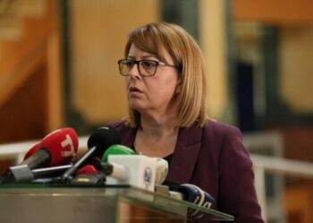 Hykmete Bajrami-pushtetit: Mashtruesit po lavdërohen për heqjen e masave, po përgjegjësinë kush do ta mbajë