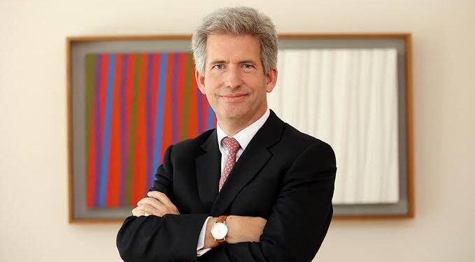 Ambasadori britanik në Beograd kundërshton publikimin e gazetës “Politika”