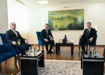 Pas shumë skandaleve në Ministrinë e Bujqësisë, Faton Peci e dorëzon detyrën e tij si ministër