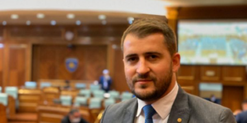 Mërgim Lushtaku kërkon që deputetëve t’u bëhet testi se a përdorin substanca narkotike