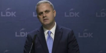 Visar Azemi: Nuk ka zhvillim ekonomik me vitra, Vetëvendosje po e zbrazë Kosovën